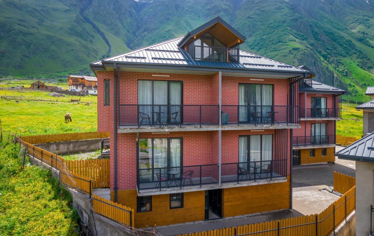 Devdaraki Apartments Казбеги Екстериор снимка